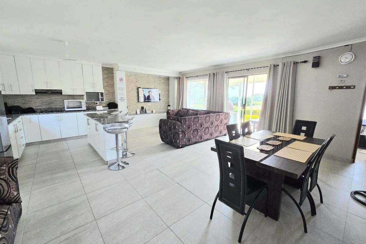 Townhouse For Sale in Longbeach, KwaZulu Natal - Photo 5