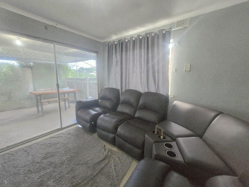 House For Rent in Croftdene Chatsworth, KwaZulu Natal - Photo 7