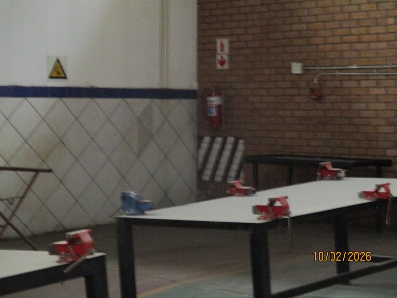 MIX-USE BUILDING FOR SALE IN TROJAN, JOHANNESBURG - Photo 10