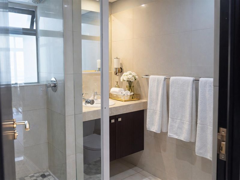 Airbnb Approved ICON Building Apartment | Walk to CTICC | Fully Furnished Investment | Foreshore - Photo 6