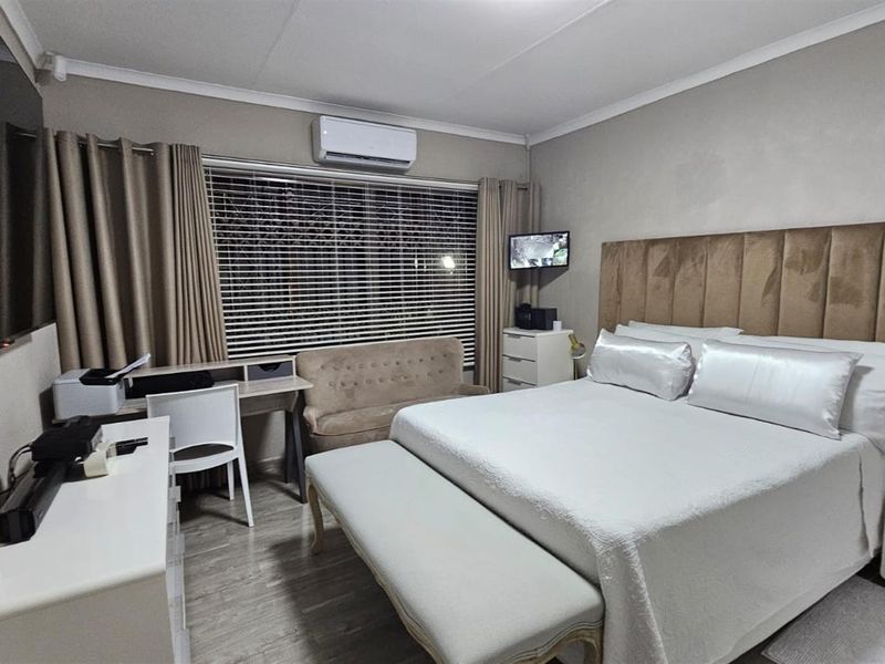 A Residence of Distinction in an Exclusive Mini-Sub could be your NEW address - Photo 4