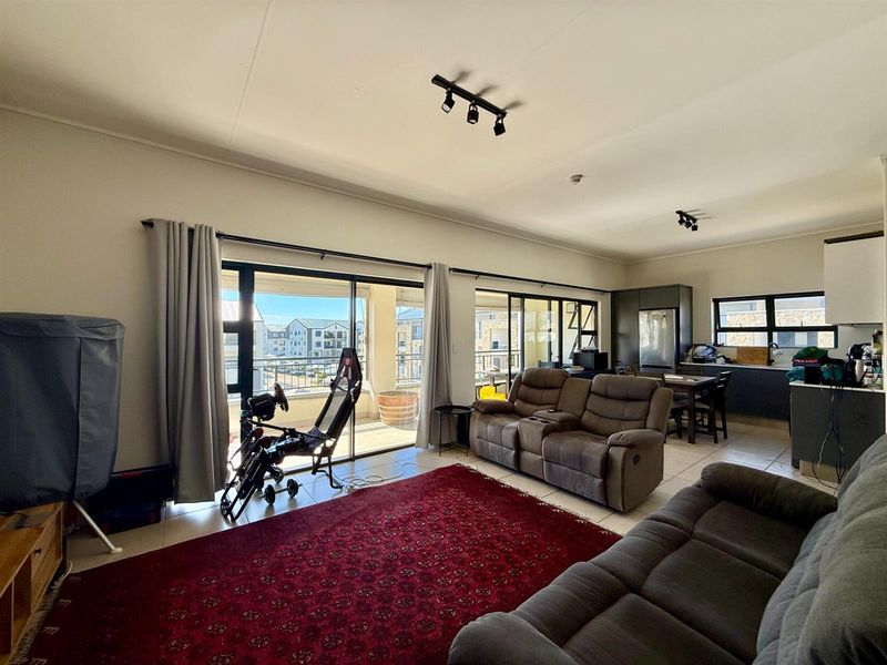 2-Bedroom Penthouse in The Huntsman Estate, Somerset West, Western Cape - Photo 3