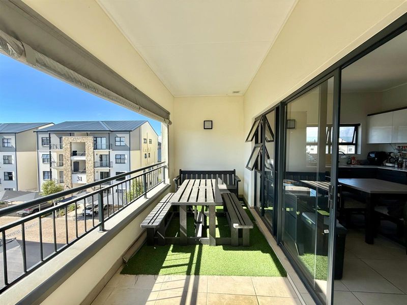2-Bedroom Penthouse in The Huntsman Estate, Somerset West, Western Cape - Photo 6