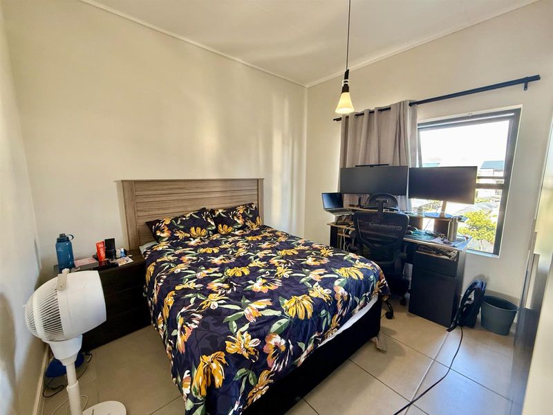 2-Bedroom Penthouse in The Huntsman Estate, Somerset West, Western Cape - Photo 8