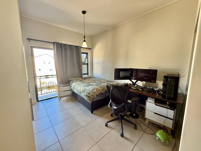 2-Bedroom Penthouse in The Huntsman Estate, Somerset West, Western Cape - Photo 10