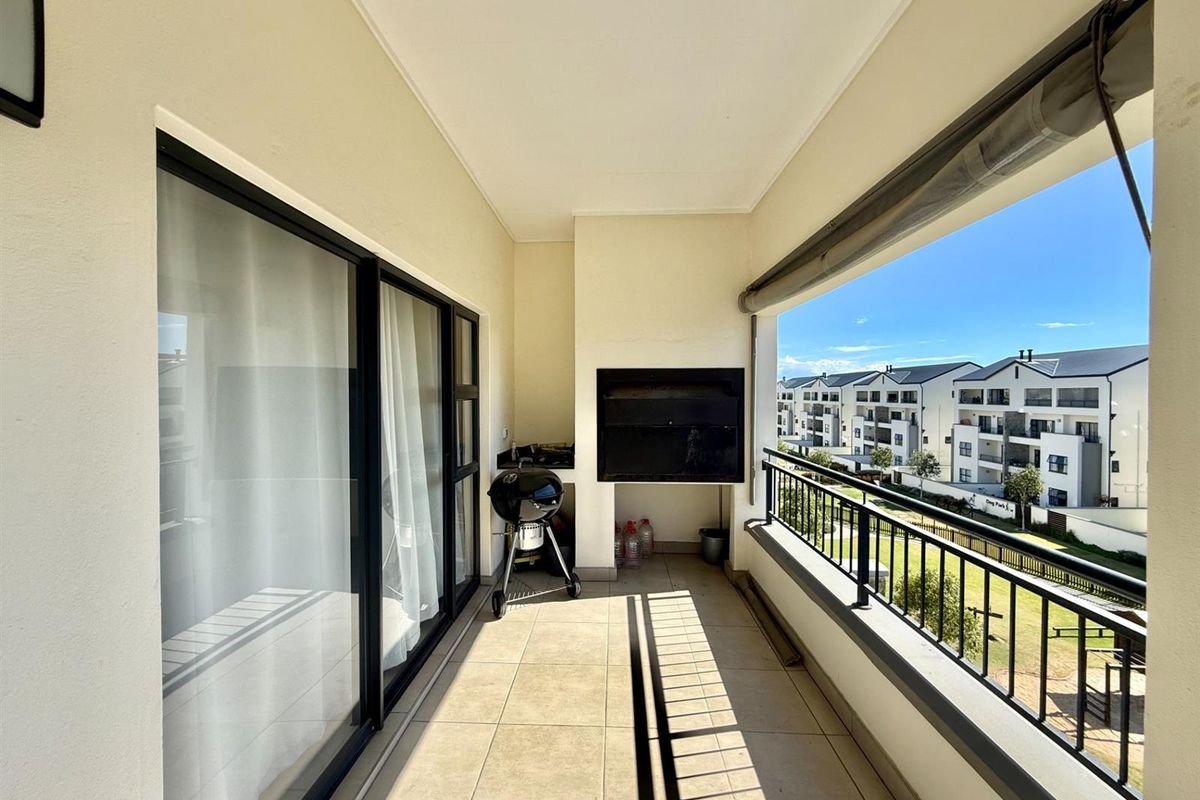 2-Bedroom Penthouse in The Huntsman Estate, Somerset West, Western Cape - Photo 5