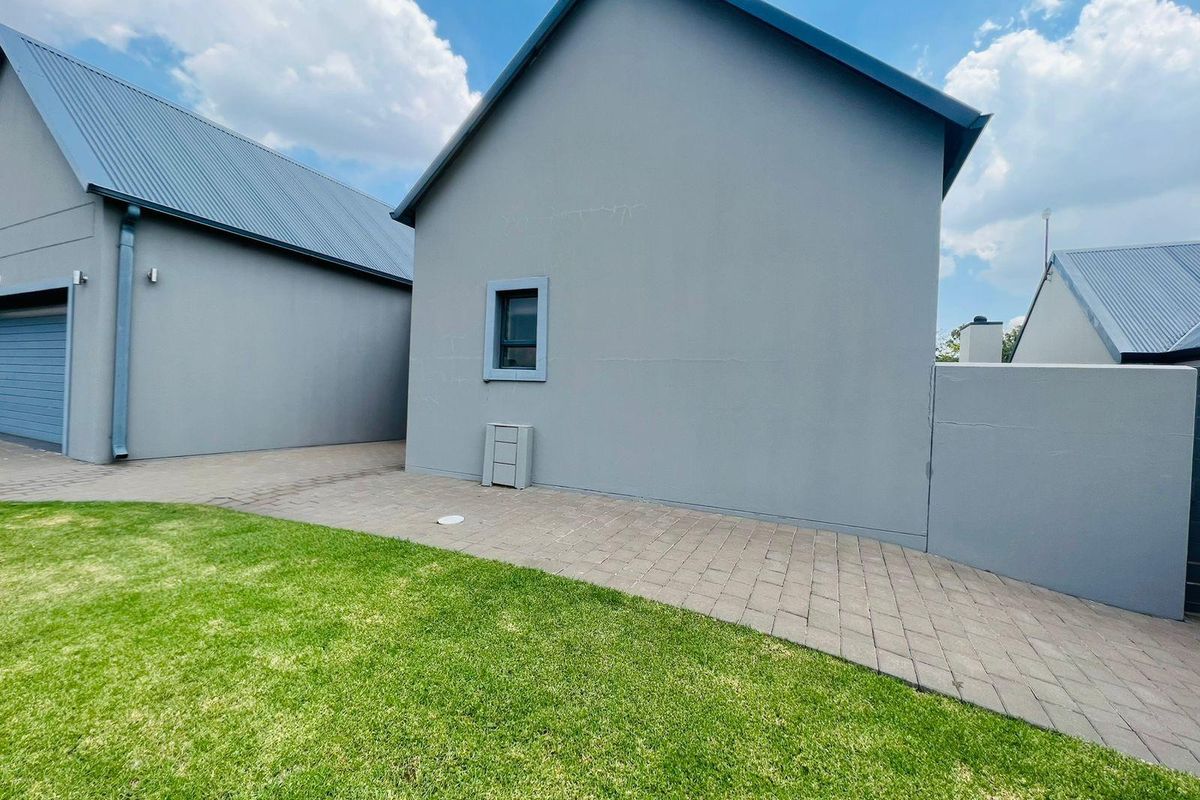 House For Sale in Heron Banks Golf Estate, Vaalpark, Sasolburg - Photo 4
