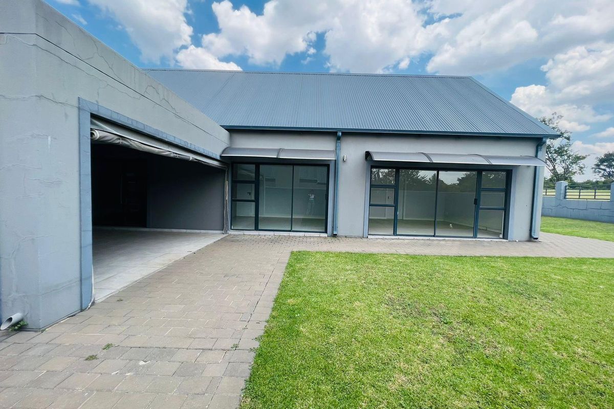 House For Sale in Heron Banks Golf Estate, Vaalpark, Sasolburg - Photo 2