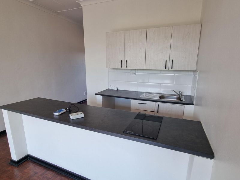 Apartment To Rent in Blairgowrie, Randburg - Photo 8