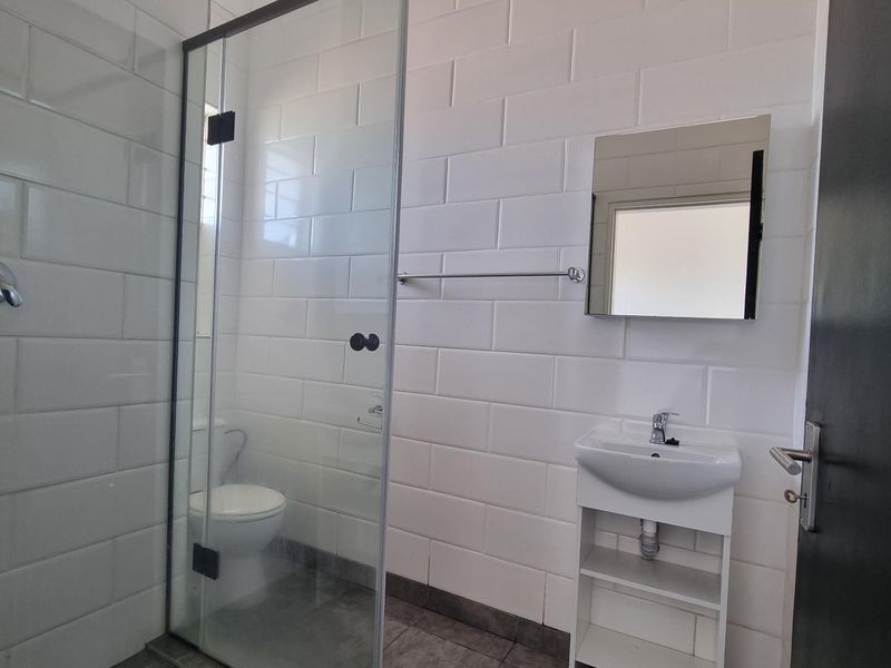 Apartment To Rent in Blairgowrie, Randburg - Photo 5
