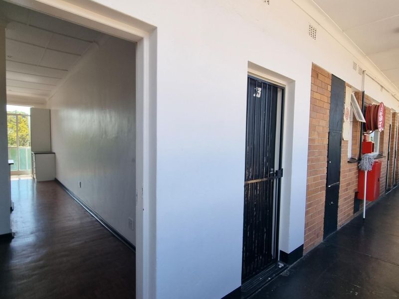 Apartment To Rent in Blairgowrie, Randburg - Photo 3