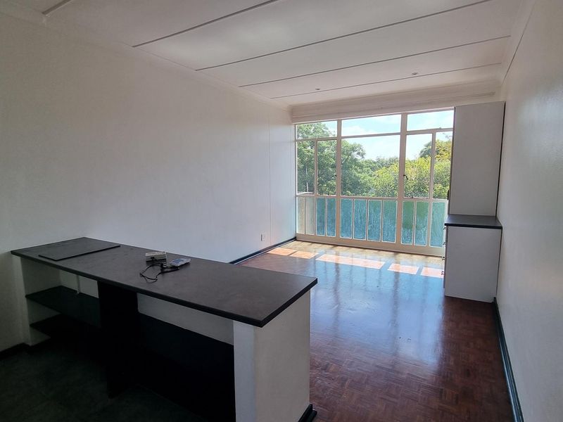 Apartment To Rent in Blairgowrie, Randburg - Photo 2