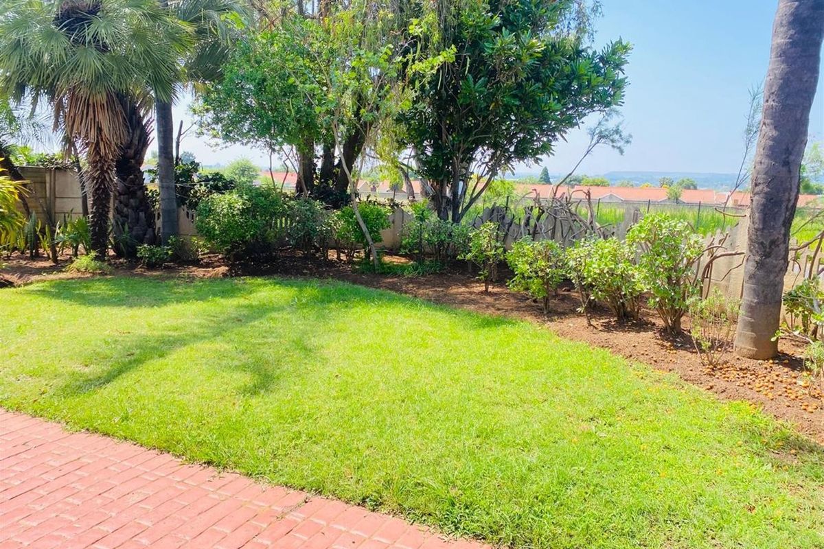House For Sale in Huttenheights, Newcastle, KwaZulu Natal - Photo 3