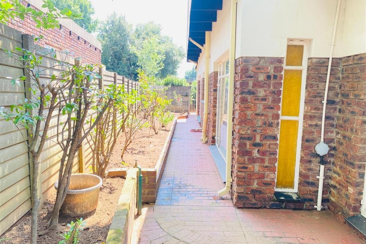 House For Sale in Huttenheights, Newcastle, KwaZulu Natal - Photo 4