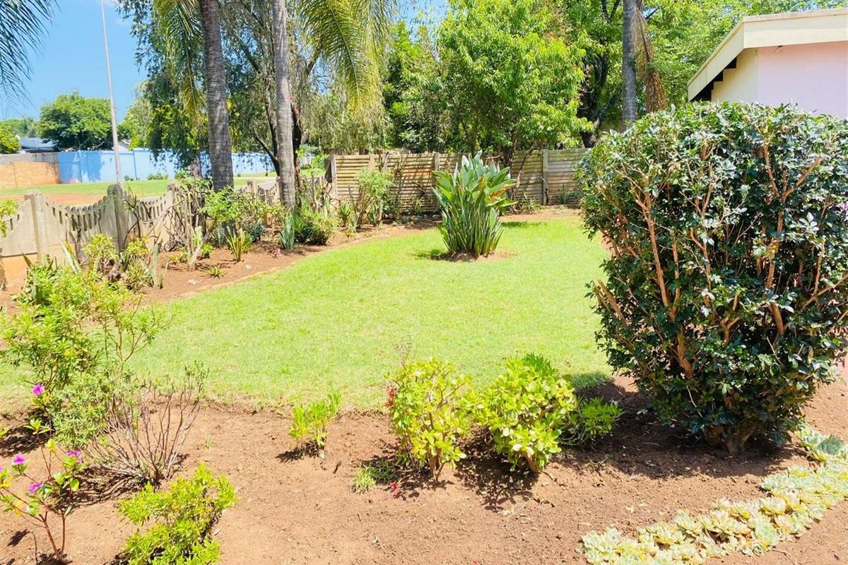 House For Sale in Huttenheights, Newcastle, KwaZulu Natal - Photo 5