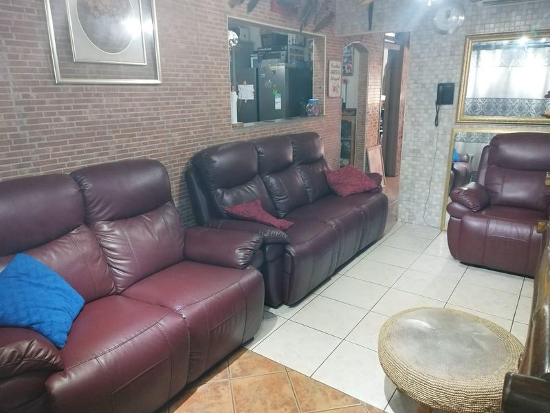 House For Sale in Phoenix, KwaZulu Natal - Photo 9