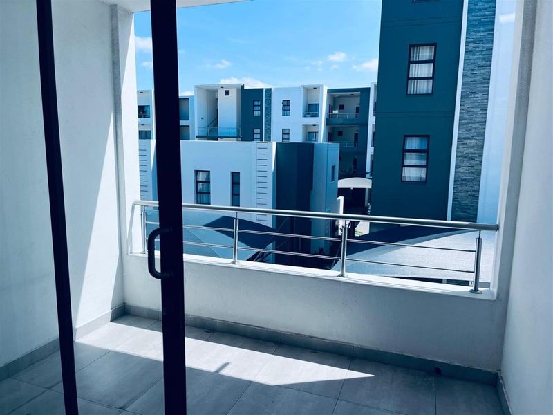 Apartment For Sale in Erand Gardens, Midrand - Photo 3