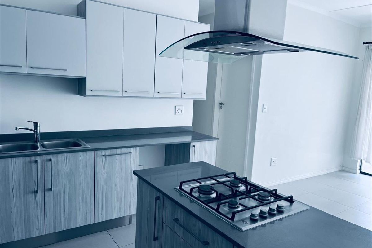 Apartment For Sale in Erand Gardens, Midrand - Photo 2