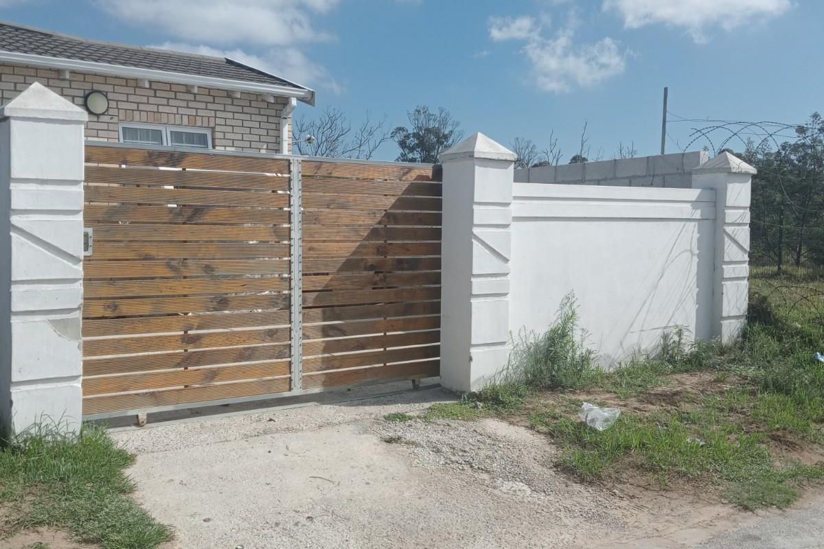 House For Sale in Port Elizabeth Central, Port Elizabeth - Photo 2