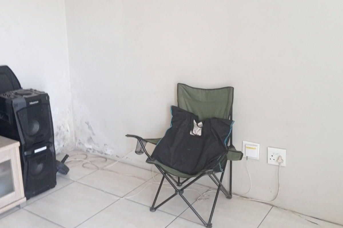 House For Sale in Port Elizabeth Central, Port Elizabeth - Photo 4