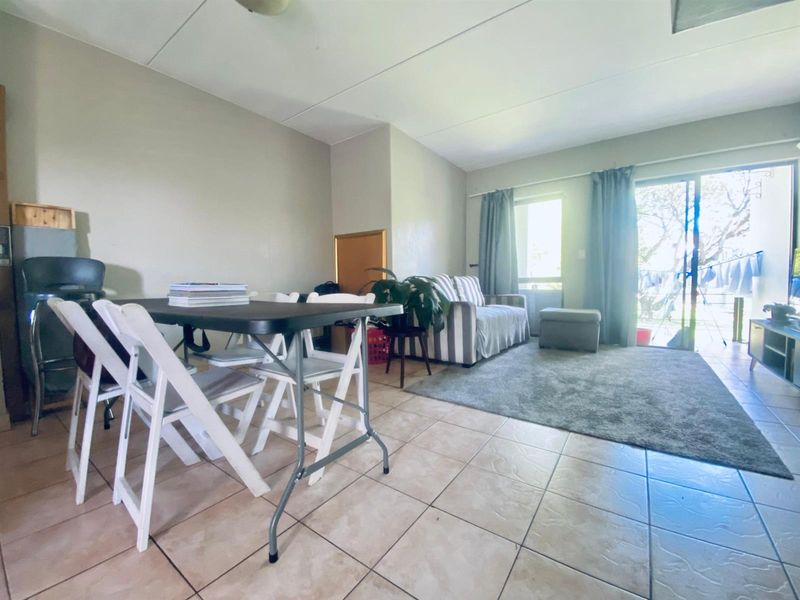 2-Bedroom, 2-Bathroom Duplex for Sale - Photo 10