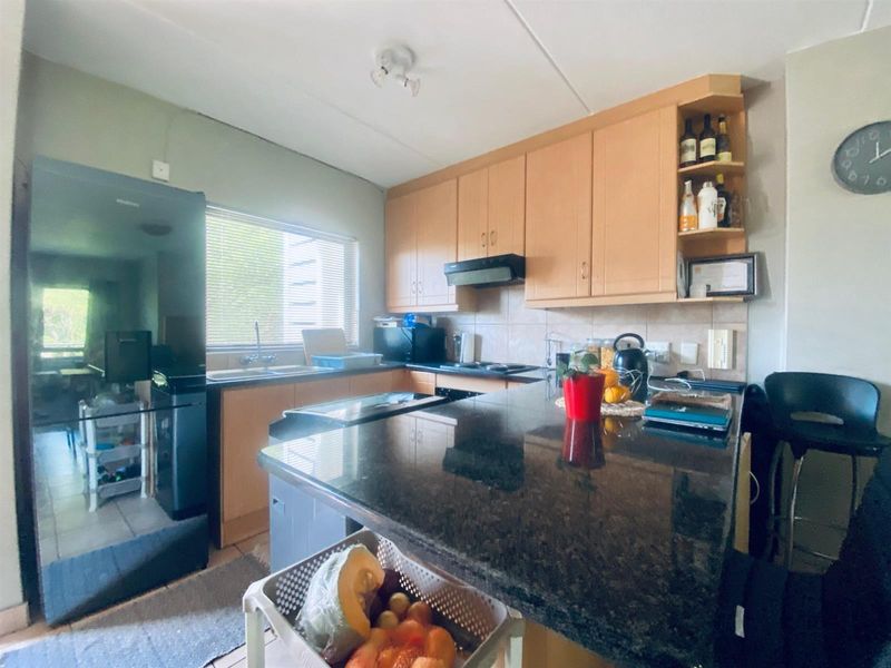 2-Bedroom, 2-Bathroom Duplex for Sale - Photo 7