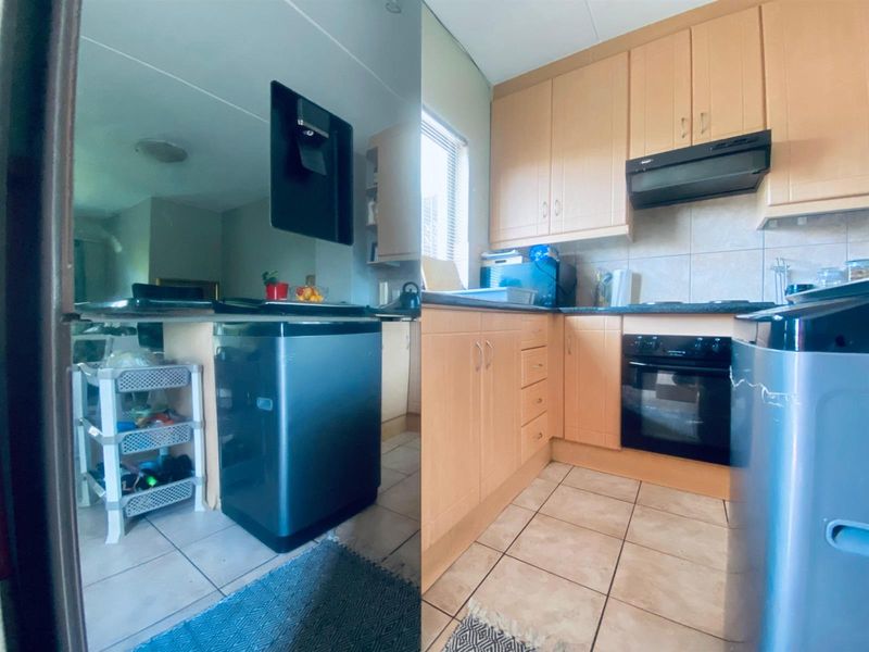 2-Bedroom, 2-Bathroom Duplex for Sale - Photo 6