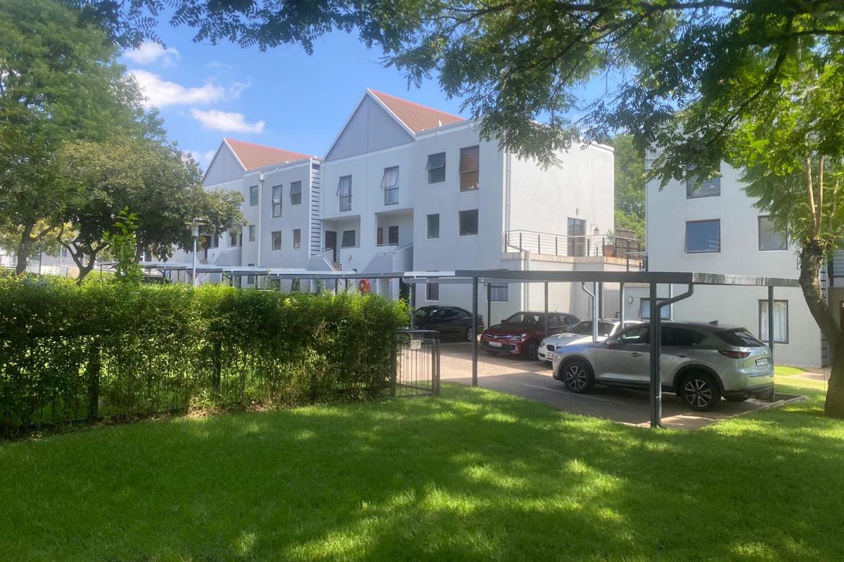 2-Bedroom, 2-Bathroom Duplex for Sale - Photo 4