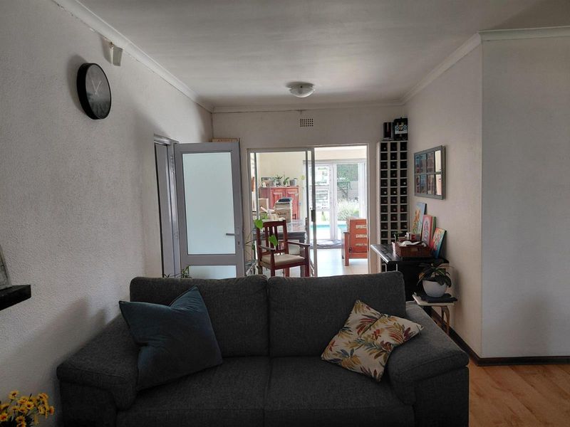 Spacious 3 Bedroom Home with Pool and Granny Flat Potential - Photo 9