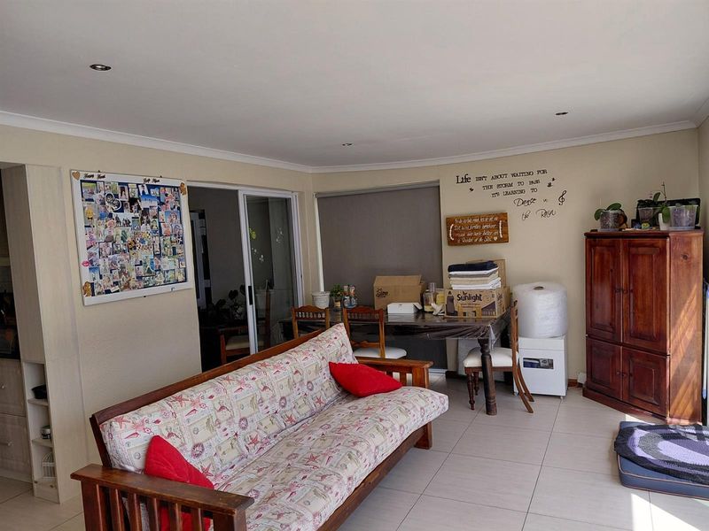 Spacious 3 Bedroom Home with Pool and Granny Flat Potential - Photo 6