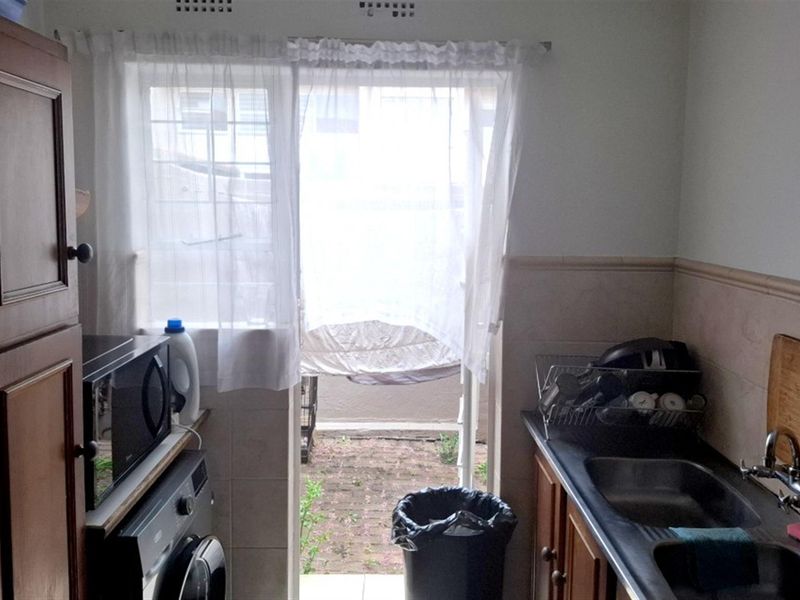 DUPLEX IN EASTLEIGH - Photo 7