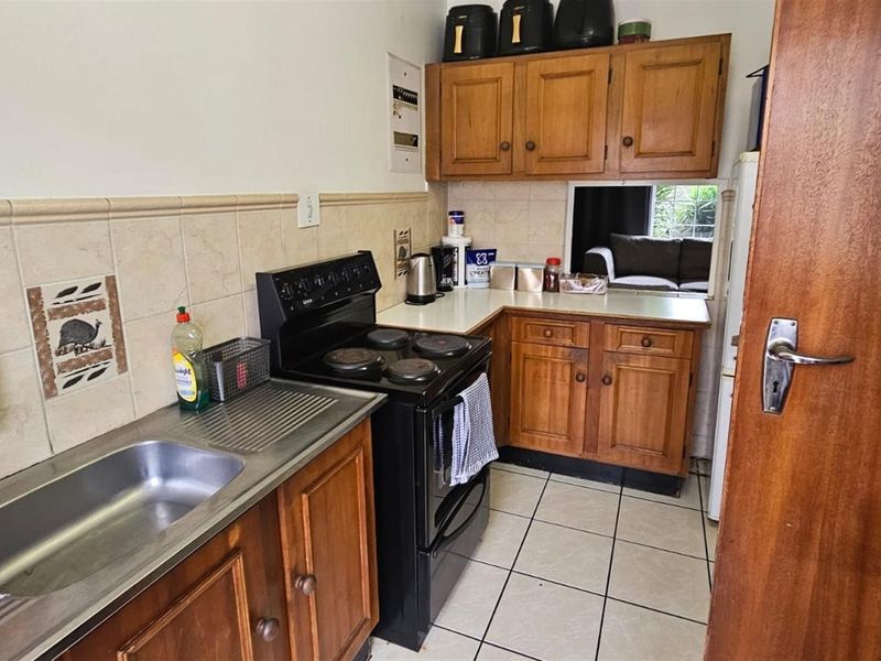 DUPLEX IN EASTLEIGH - Photo 6