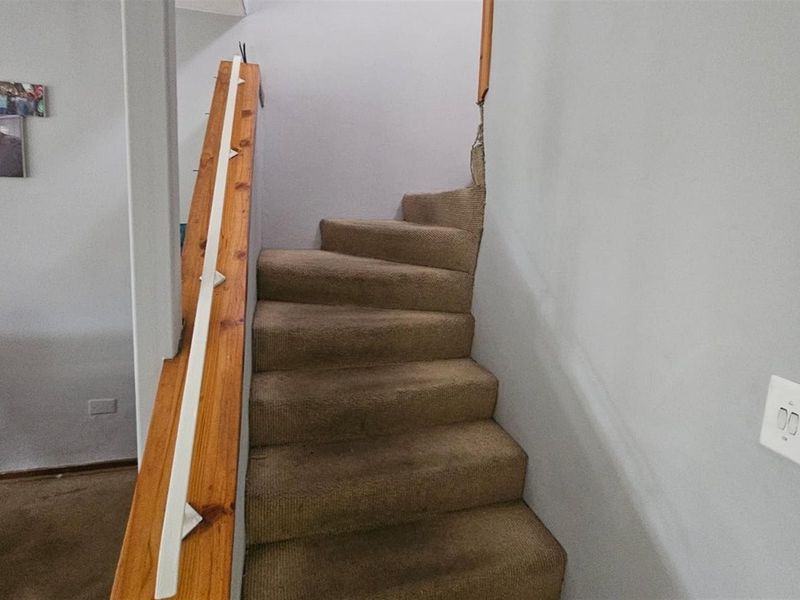 DUPLEX IN EASTLEIGH - Photo 8