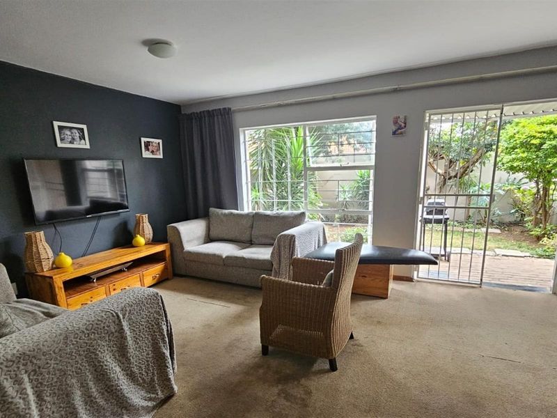 DUPLEX IN EASTLEIGH - Photo 2