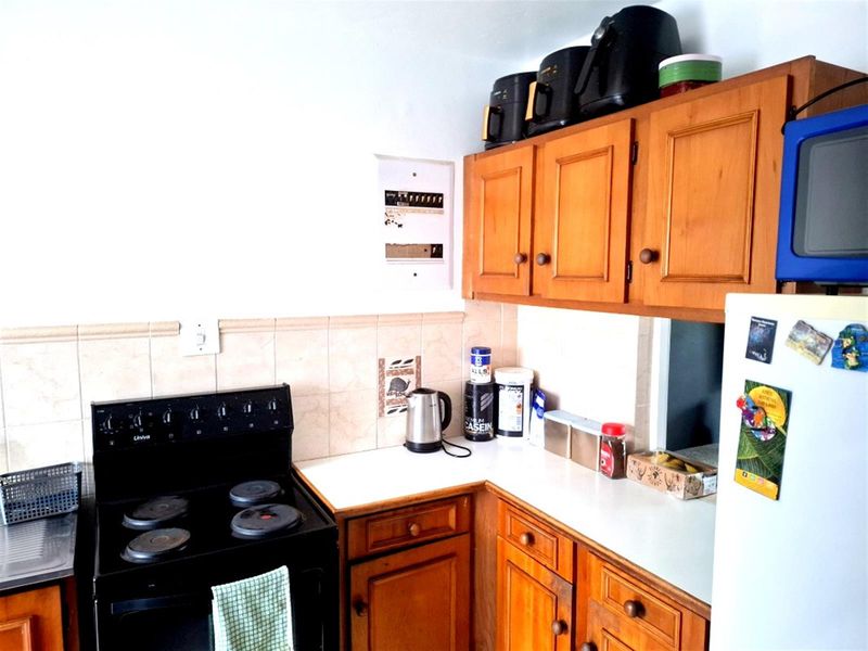 DUPLEX IN EASTLEIGH - Photo 5