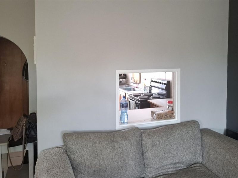 DUPLEX IN EASTLEIGH - Photo 4