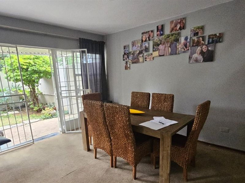 DUPLEX IN EASTLEIGH - Photo 3