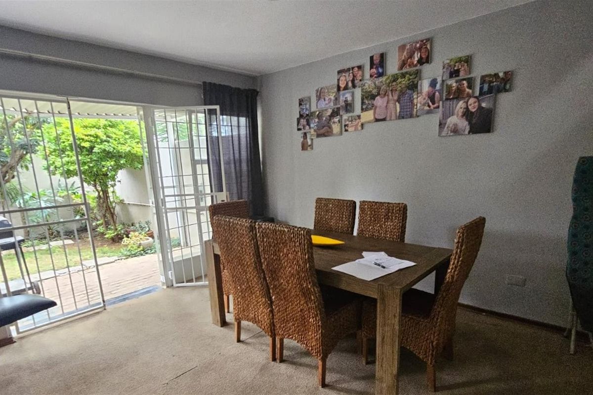 DUPLEX IN EASTLEIGH - Photo 3