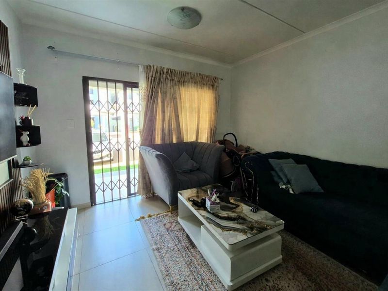 2 Bedroom Ground Floor Apartment For Sale in Carlswald, Midrand - Photo 6