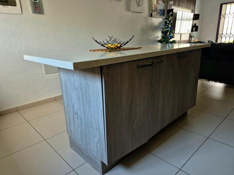 2 Bedroom Ground Floor Apartment For Sale in Carlswald, Midrand - Photo 4