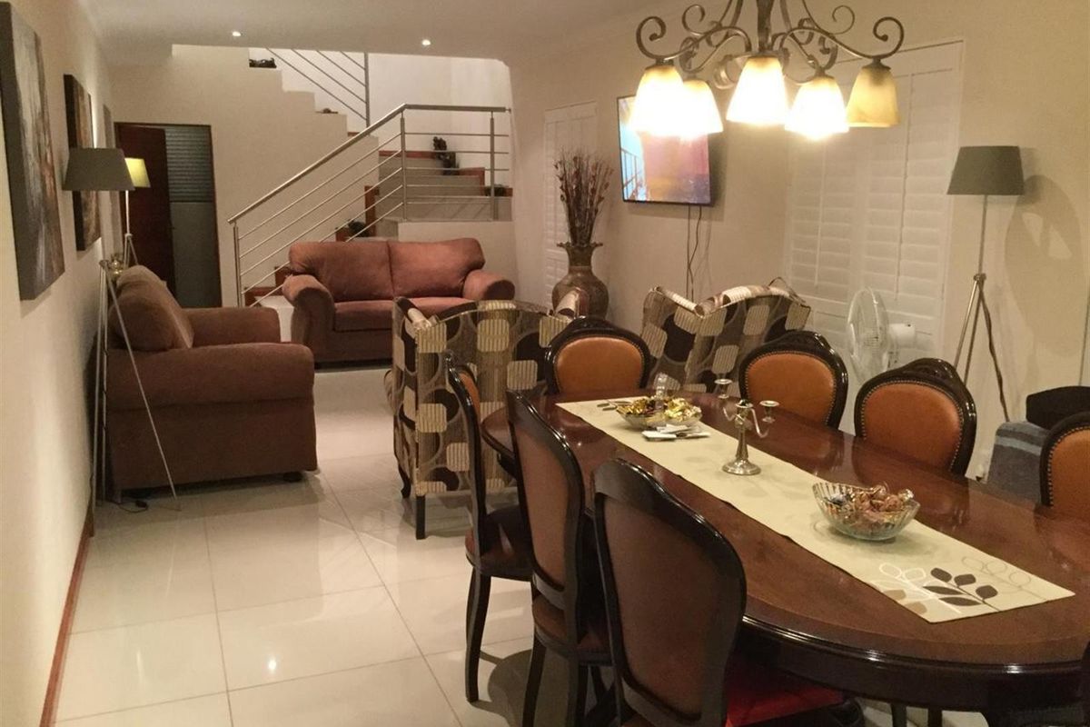 Townhouse For Sale in Vanderbijlpark SE 3 Vanderbijlpark SE Vanderbijlpark - Photo 5