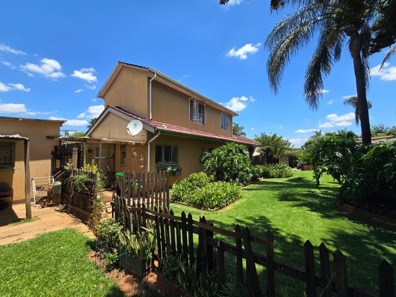 House For Sale in Waverley, Pretoria - Photo 3