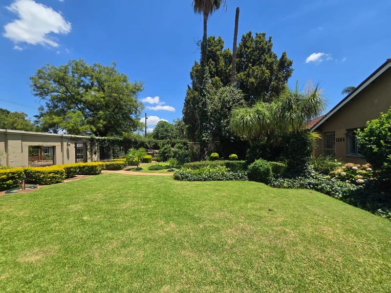 House For Sale in Waverley, Pretoria - Photo 2