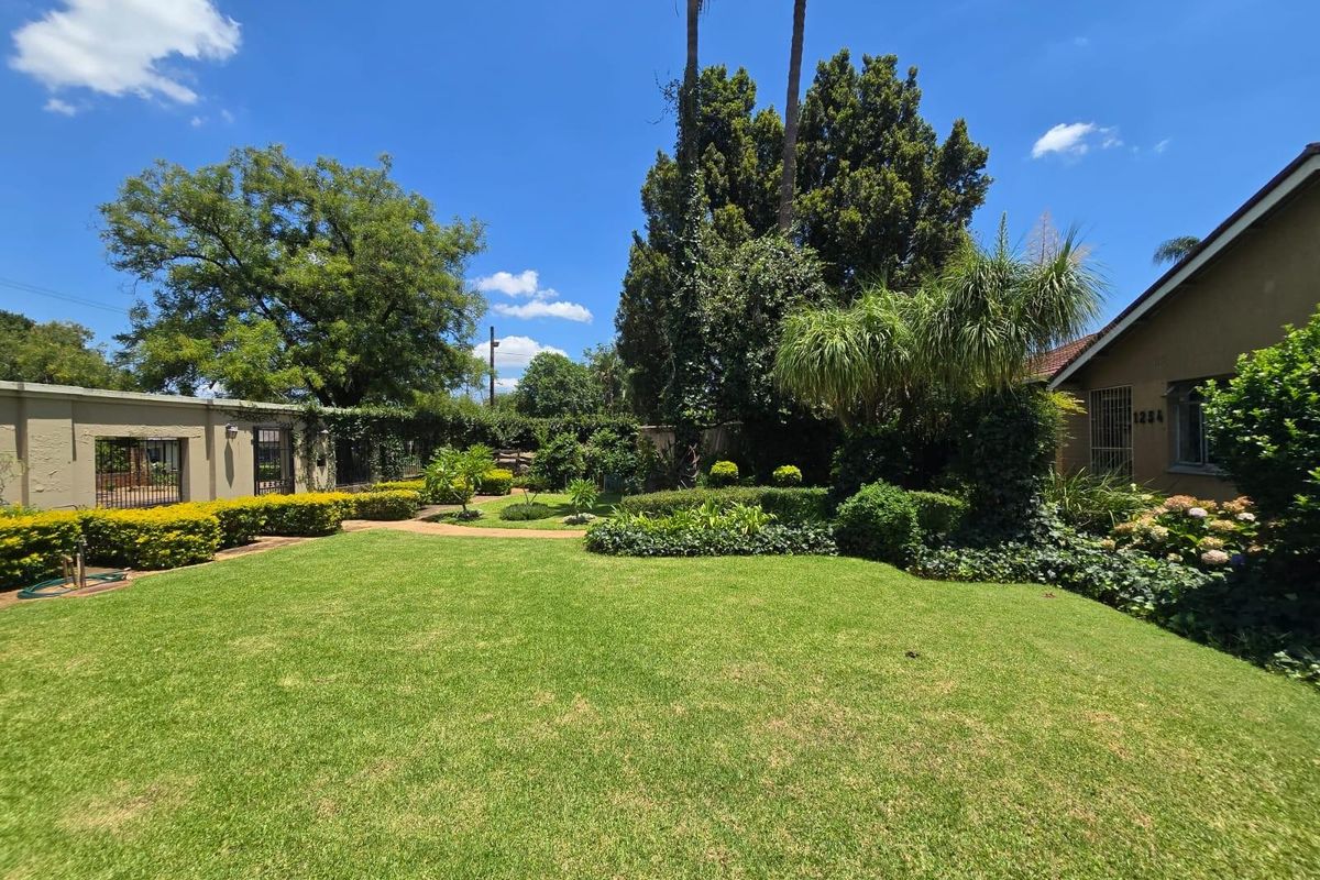 House For Sale in Waverley, Pretoria - Photo 2