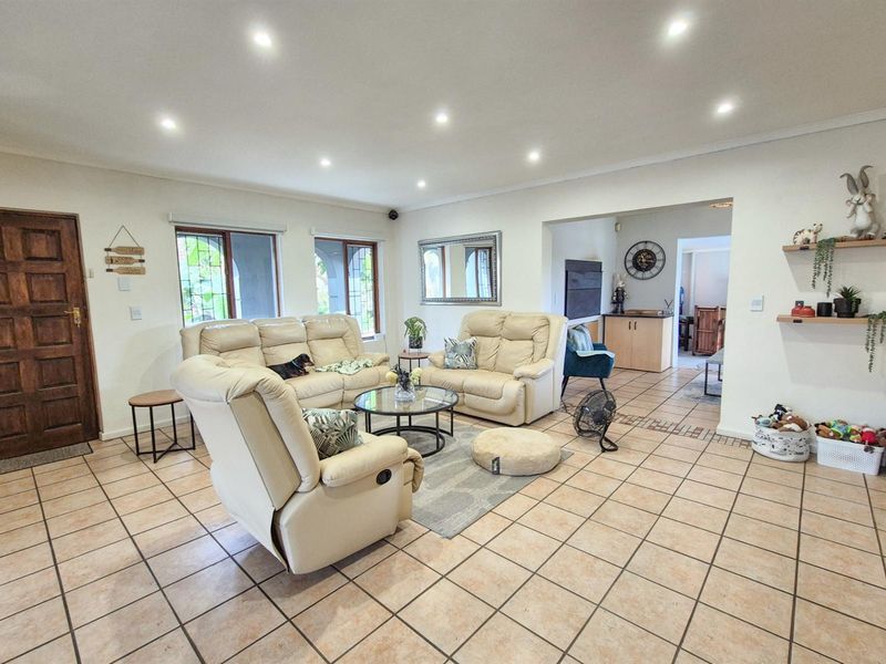 House For Sale in Wellway Park East, Durbanville - Photo 6