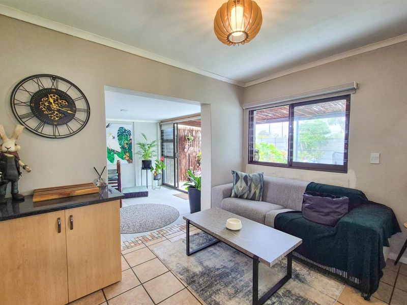 House For Sale in Wellway Park East, Durbanville - Photo 9