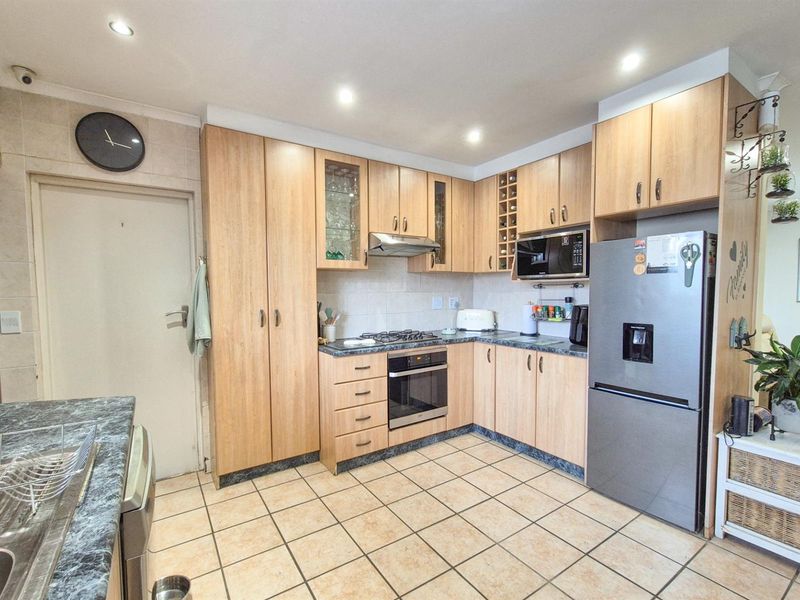 House For Sale in Wellway Park East, Durbanville - Photo 7