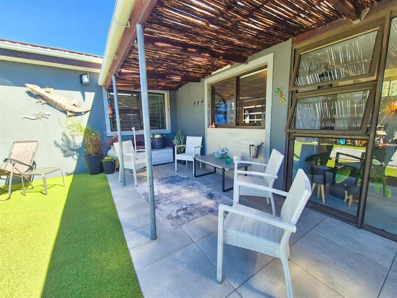 House For Sale in Wellway Park East, Durbanville - Photo 2