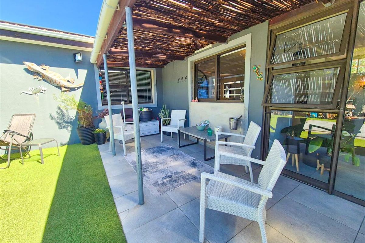 House For Sale in Wellway Park East, Durbanville - Photo 2