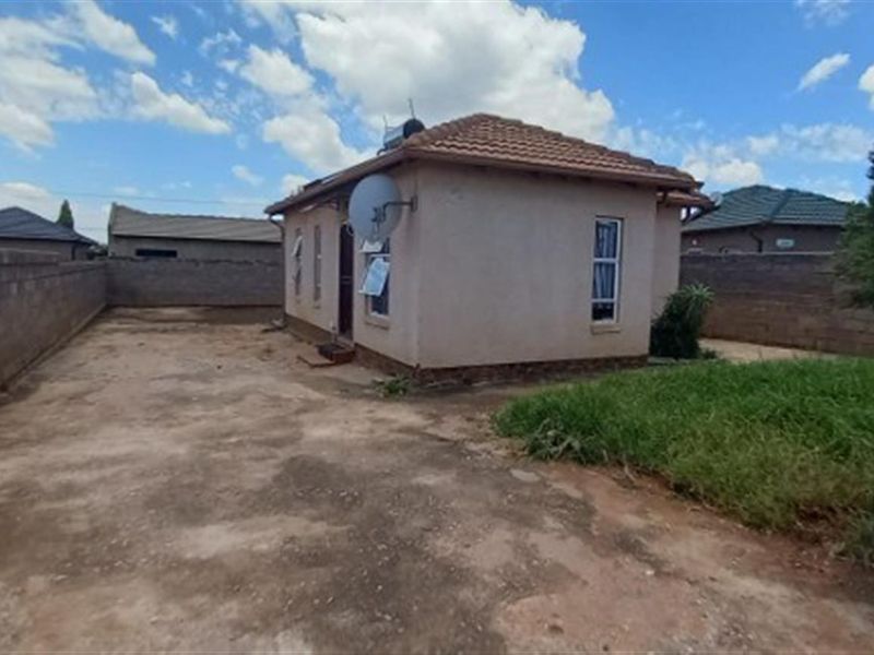 House For Sale in Lehae, Johannesburg - Photo 4